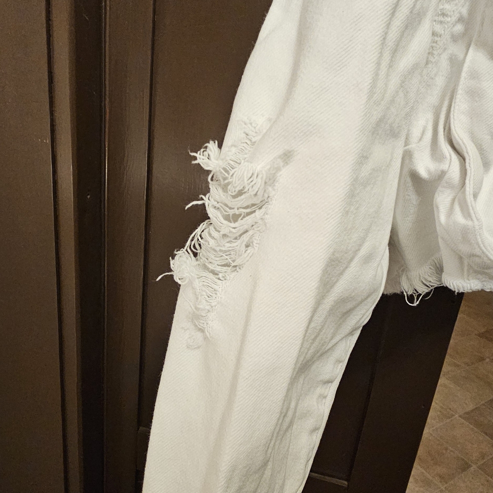 Zara (S) White Distressed Cropped Denim Jacket - Picture 6 of 7